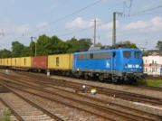 140.038-0 mit Containerzug nach Halle