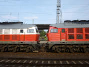 232.128-9 und 233.521-4 mit dem Nahgüterzug aus Bernburg