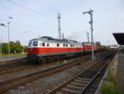 232.128-9 und 233.521-4 mit dem Nahgüterzug aus Bernburg